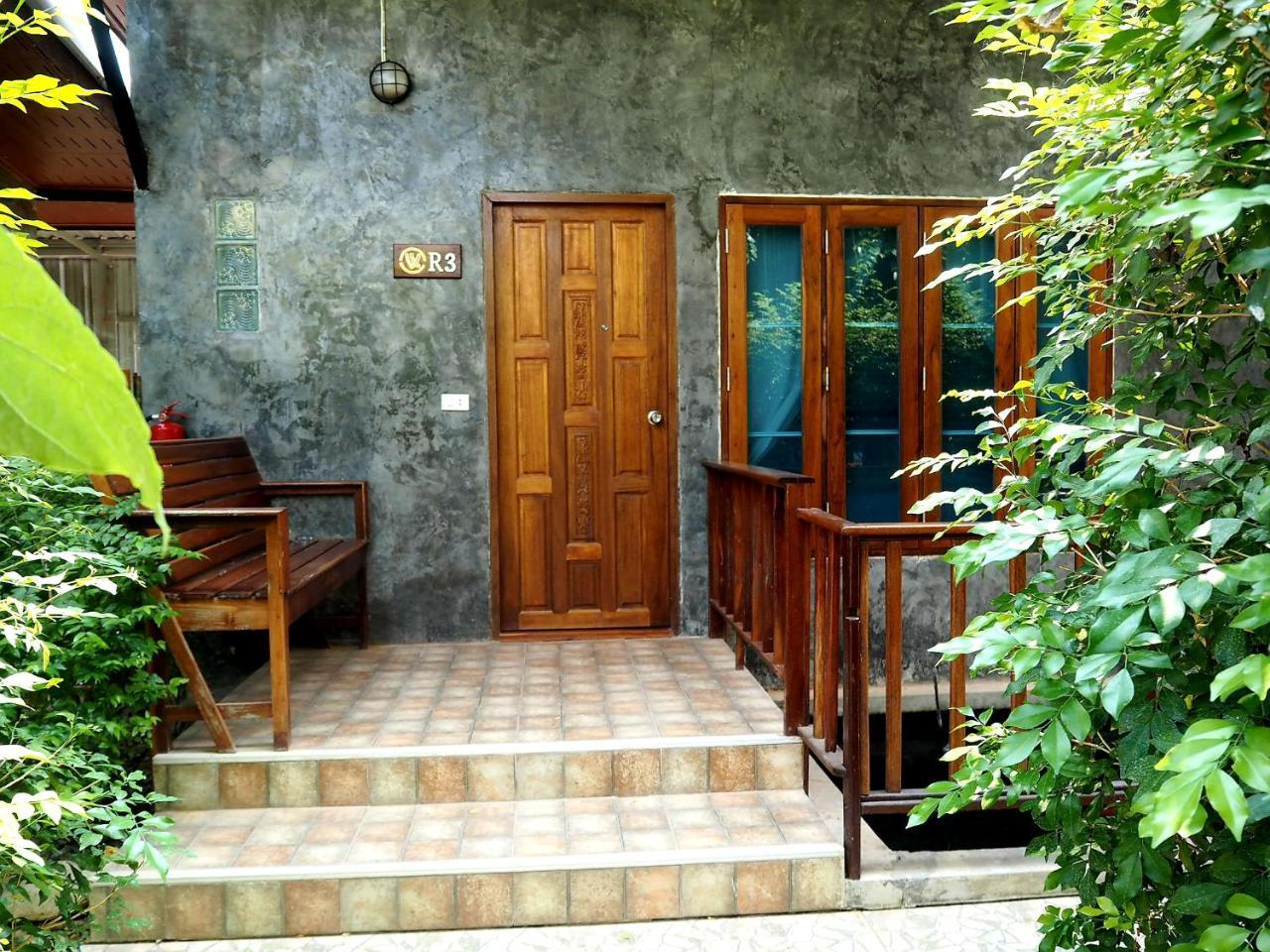 Nawiengkaeriverview Resort Мукдахан Екстериор снимка