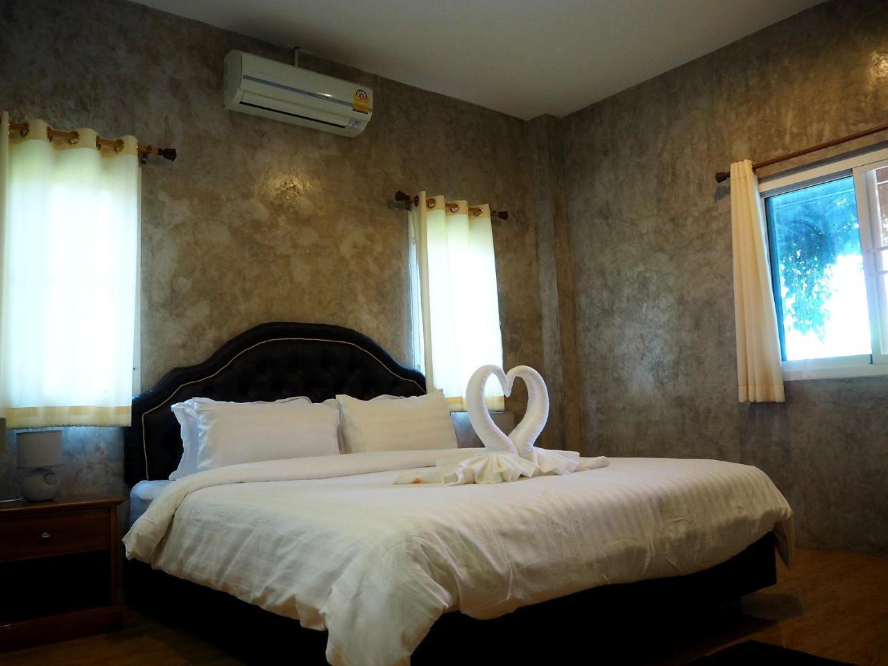 Nawiengkaeriverview Resort Мукдахан Екстериор снимка