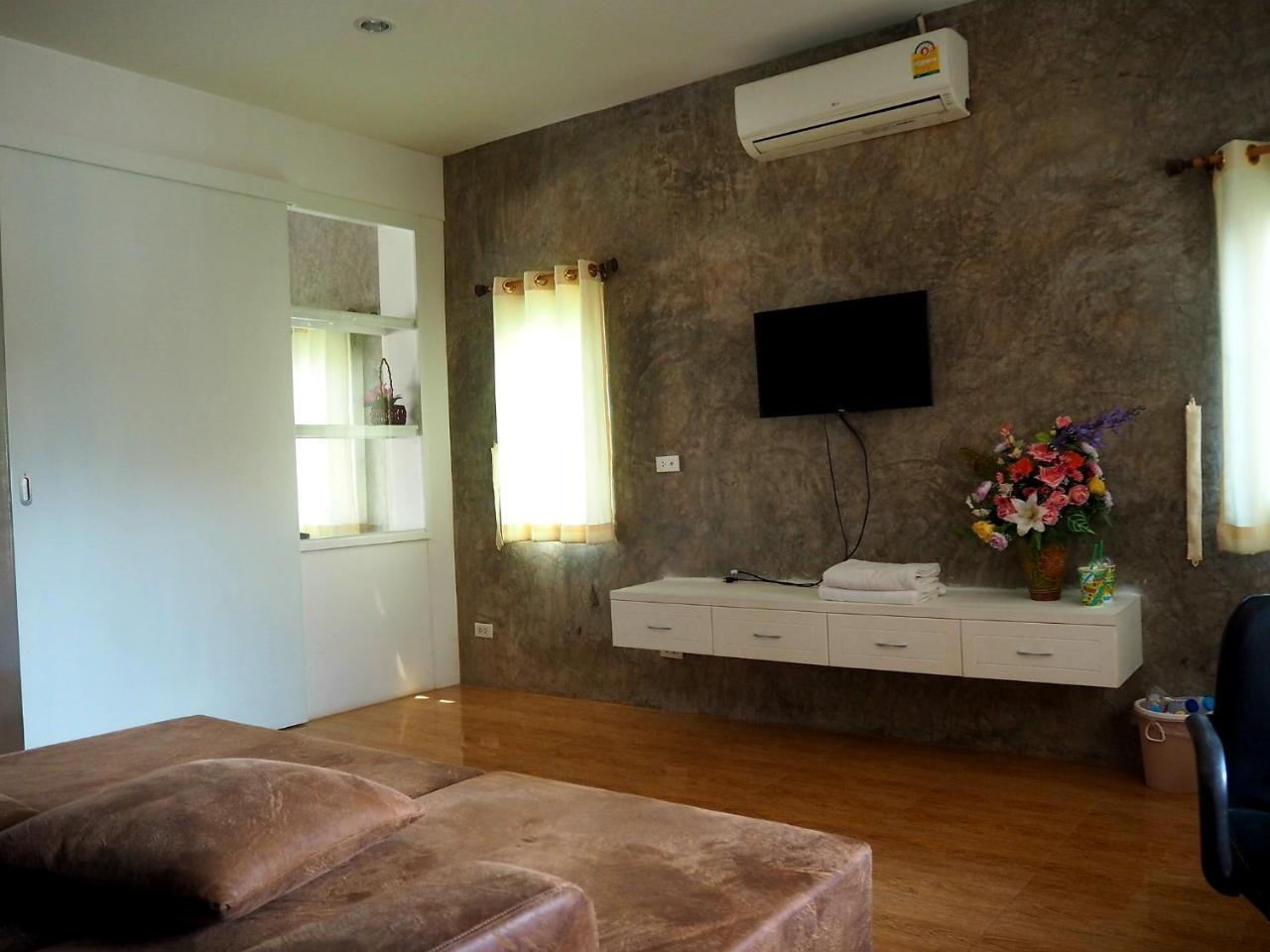Nawiengkaeriverview Resort Мукдахан Екстериор снимка